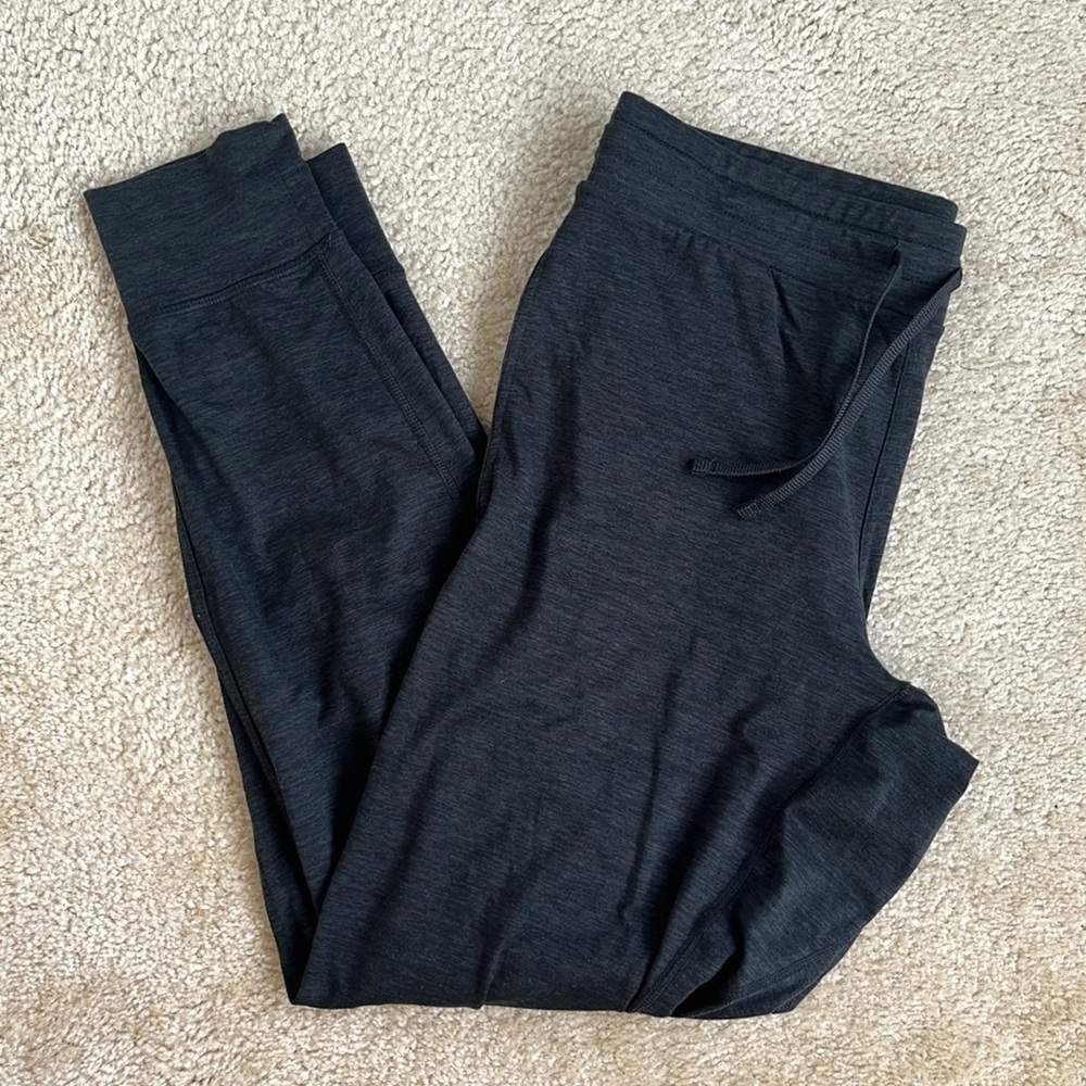 Gap GapFit Brushed Tech Jersey Dark Grey Joggers in Men's Small